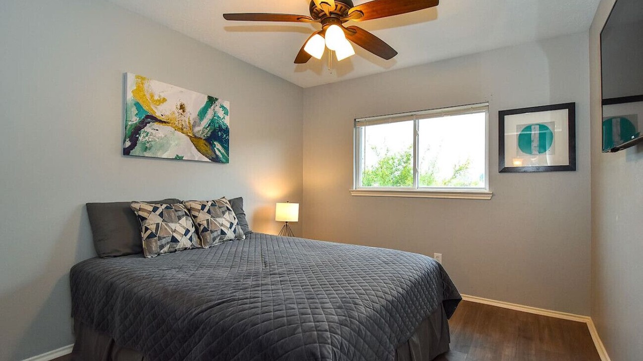 Photo of Bedroom in FM 1960