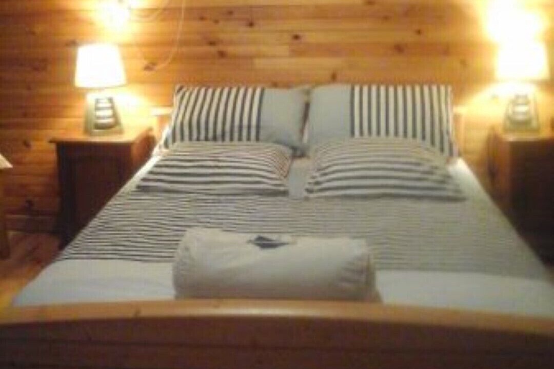 Photo of Bedroom in Locoal-Mendon