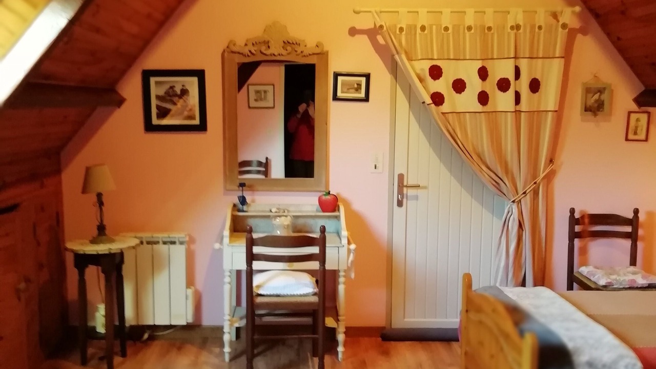 Photo of Bedroom in Locoal-Mendon