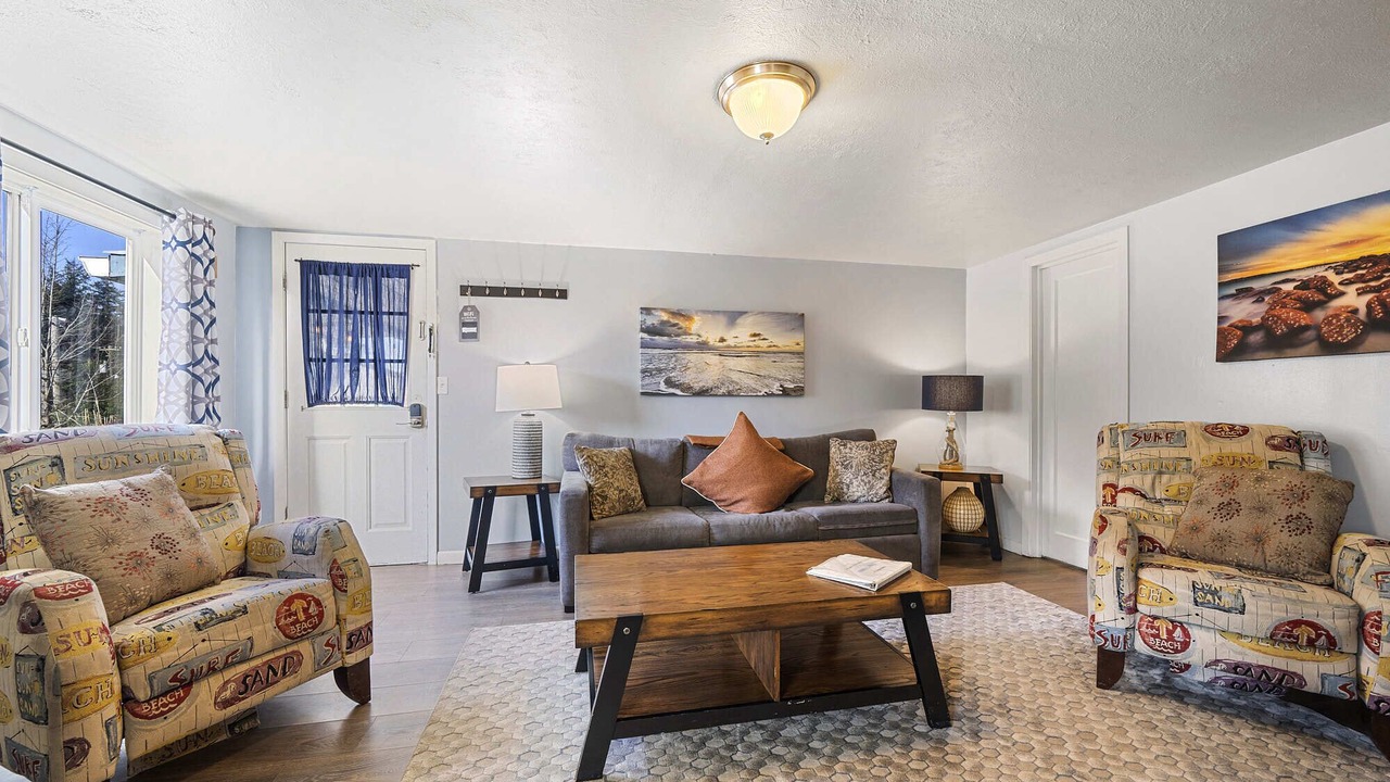 Photo of Livingroom in Netarts