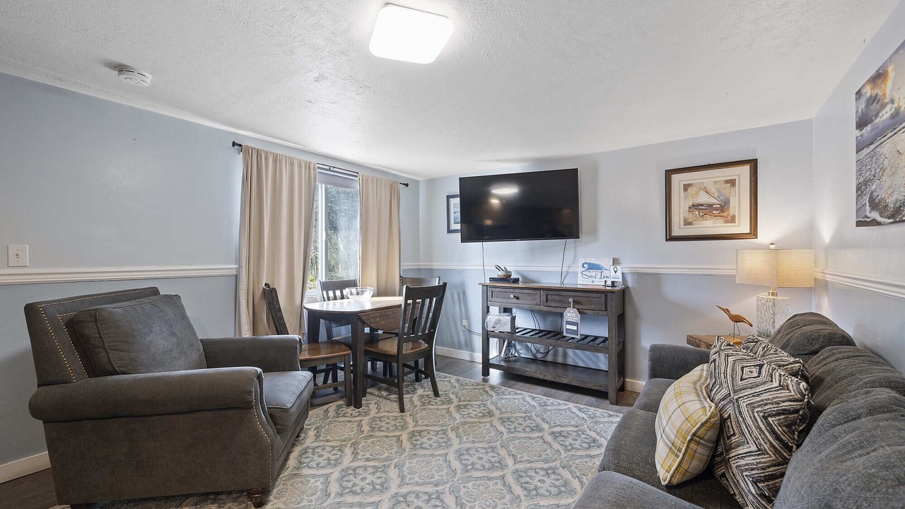 Photo of Livingroom in Netarts