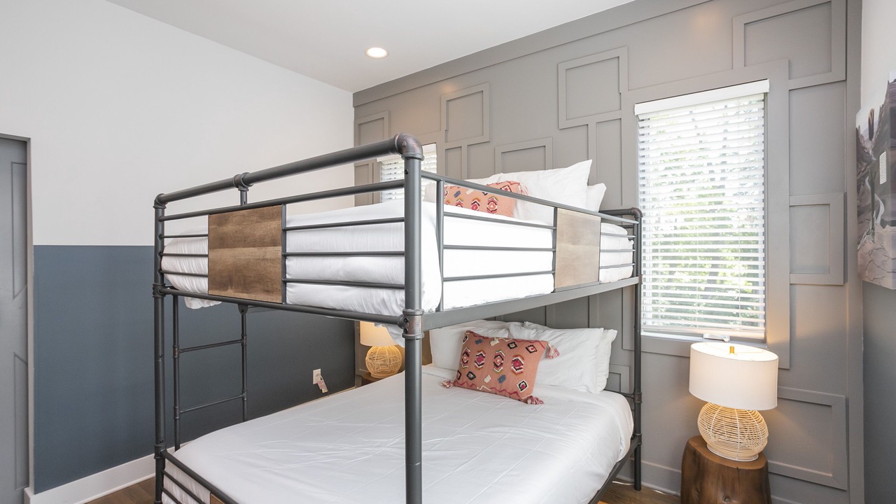 Photo of Bedroom in Hadley - Washington