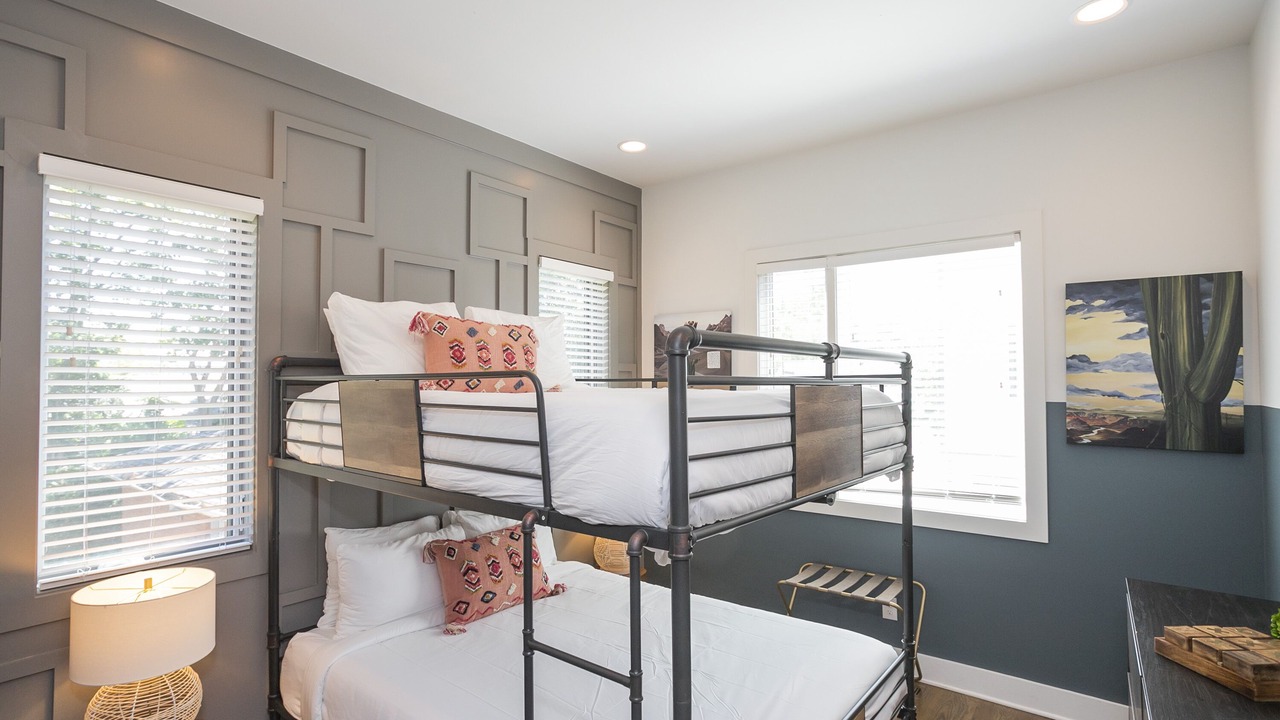 Photo of Bedroom in Hadley - Washington
