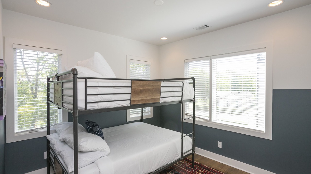 Photo of Bedroom in Hadley - Washington