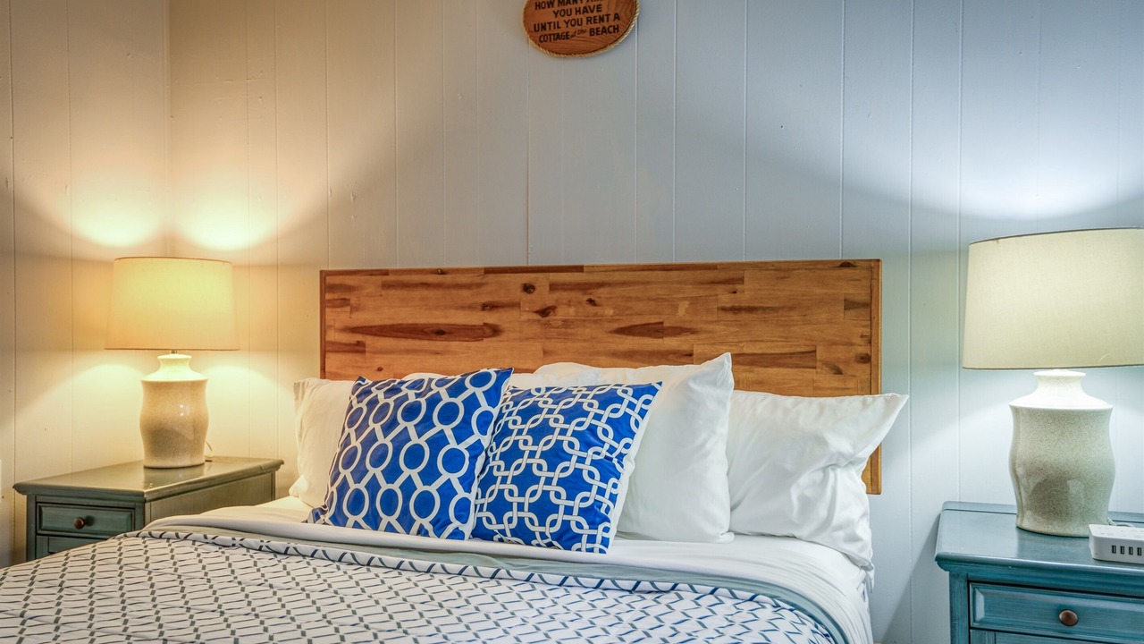 Photo of Bedroom in Netarts