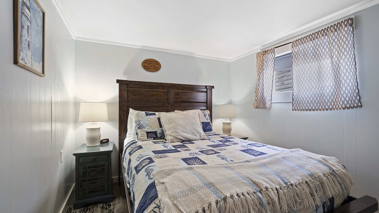 Photo of Bedroom in Netarts