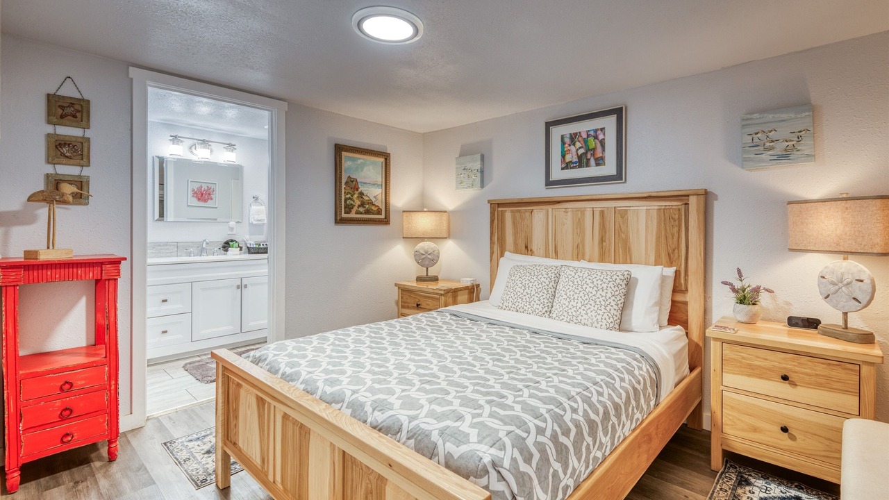 Photo of Bedroom in Netarts