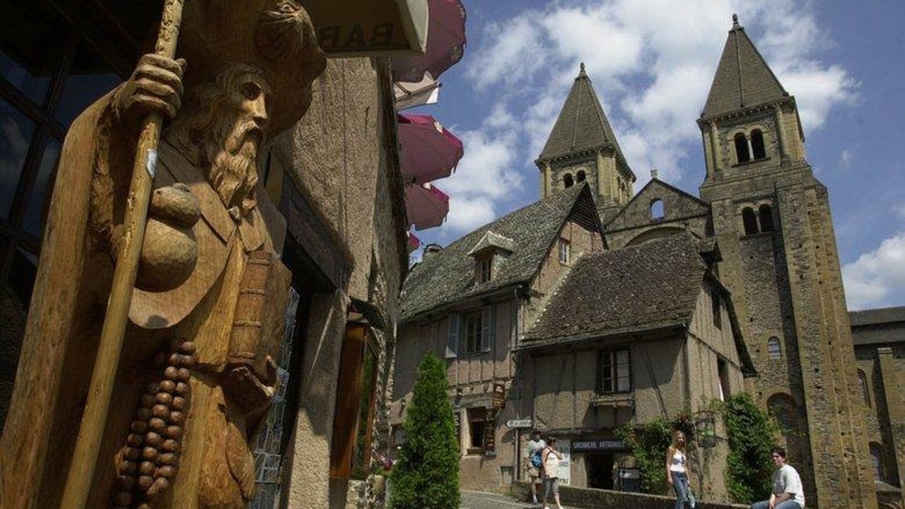 Photo of Others in Conques
