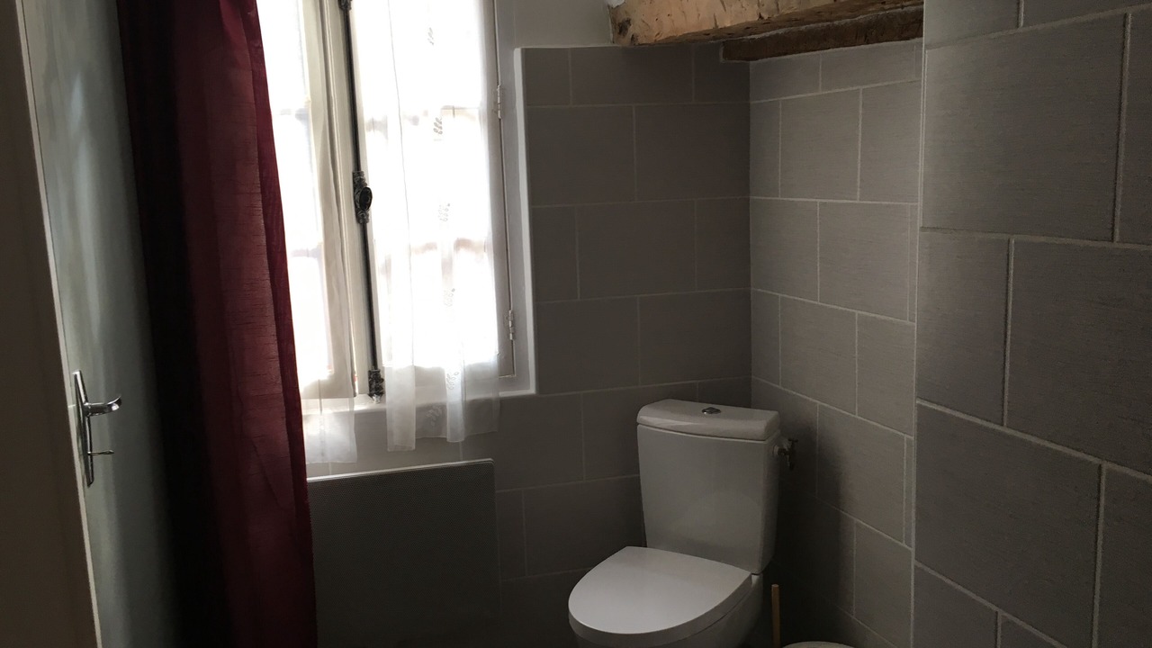 Photo of Bathroom in Ceret