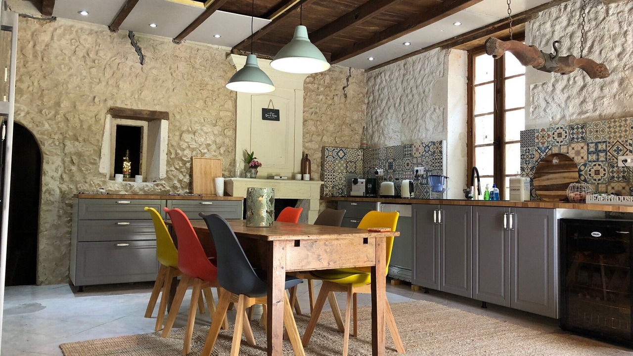 Photo of Others in Bellon