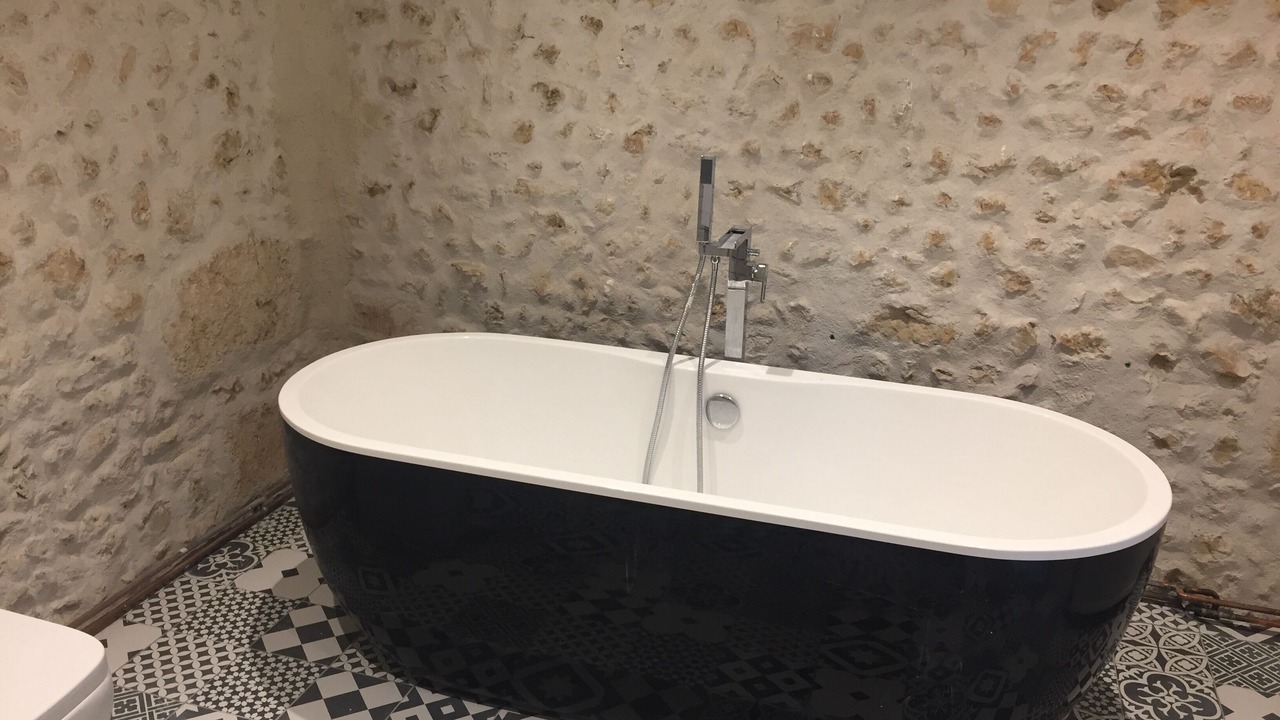 Photo of Others in Bellon