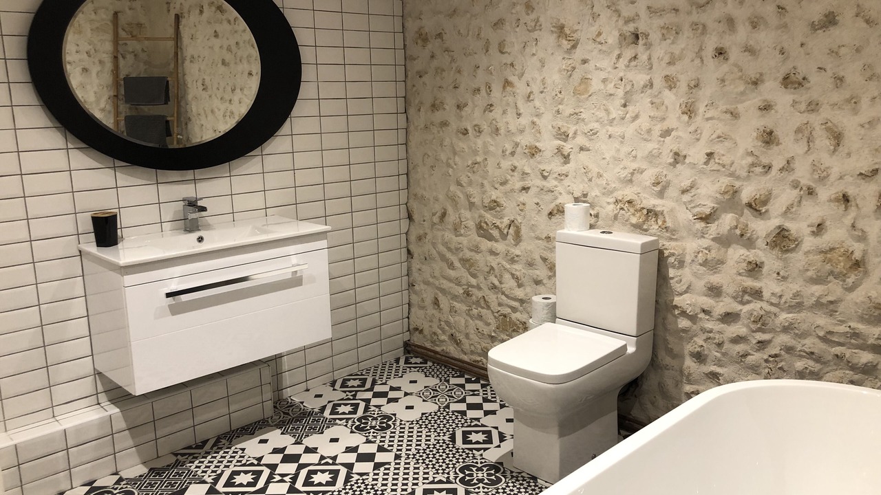 Photo of Others in Bellon