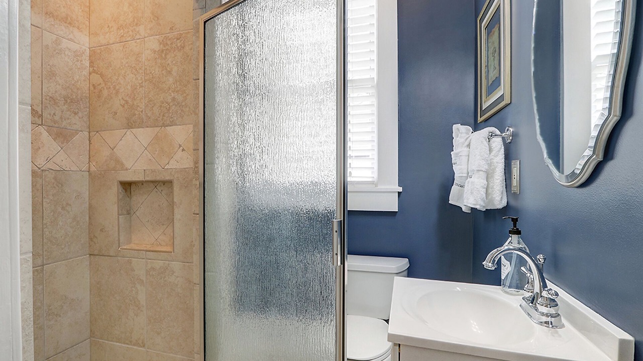 Photo of Bathroom in Dixon Park