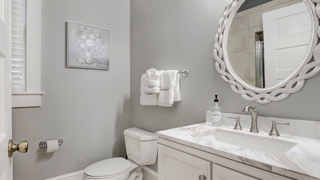 Photo of Bathroom in Dixon Park