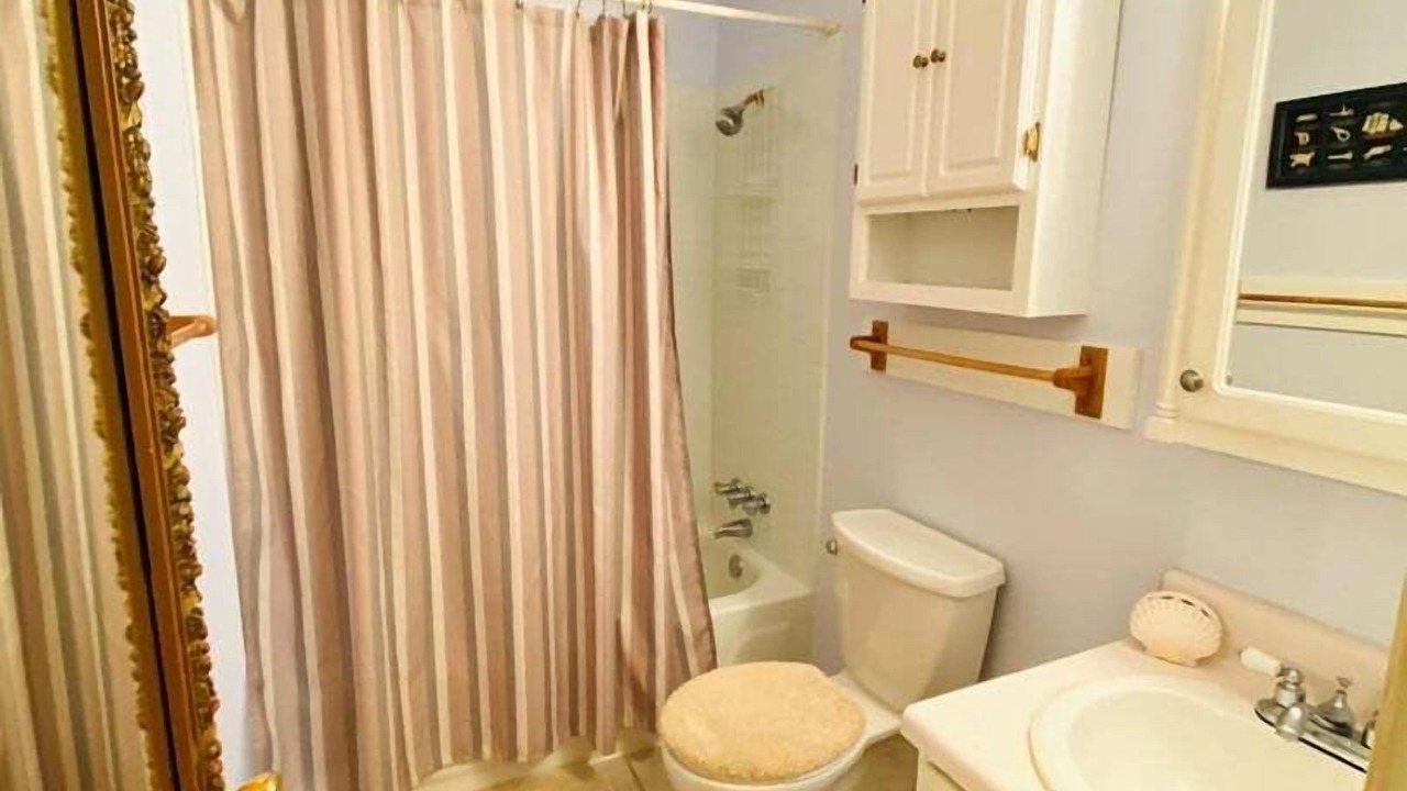 Photo of Bathroom in Holden Beach