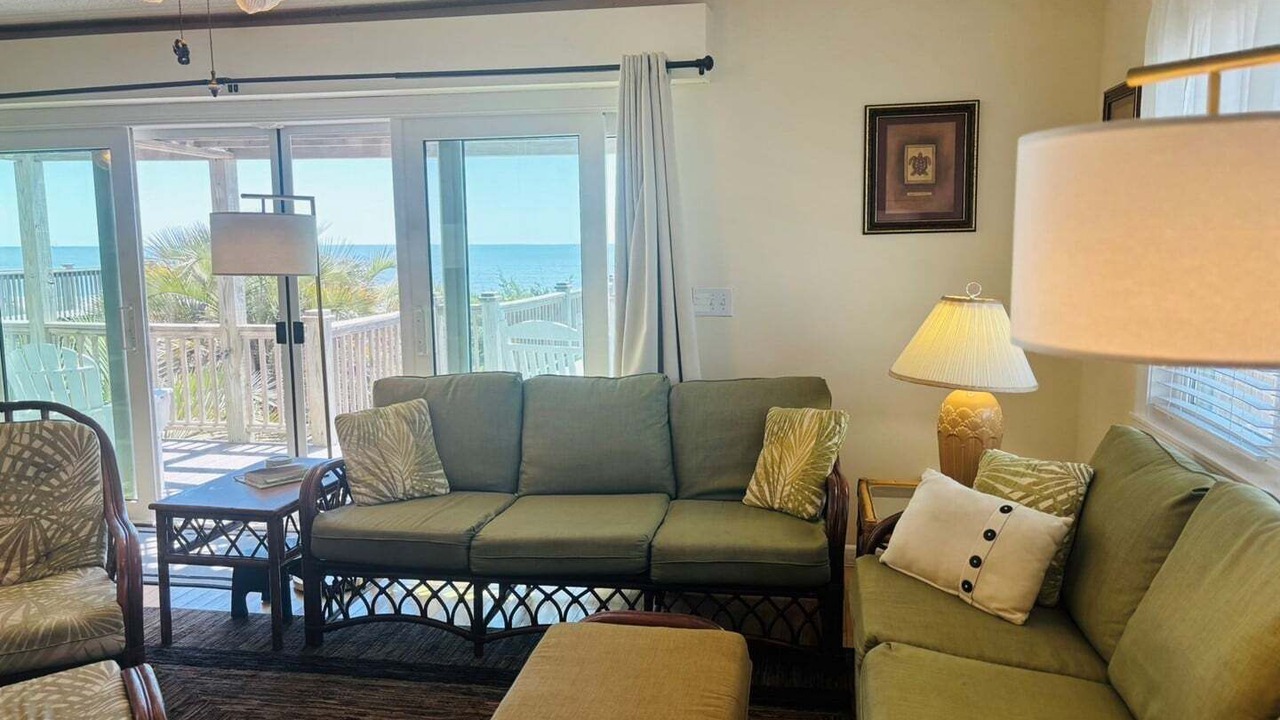Photo of Livingroom in Holden Beach