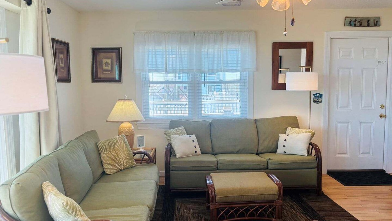 Photo of Livingroom in Holden Beach