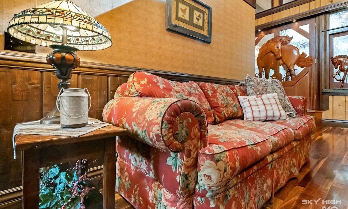 Photo of Livingroom in Eureka Springs