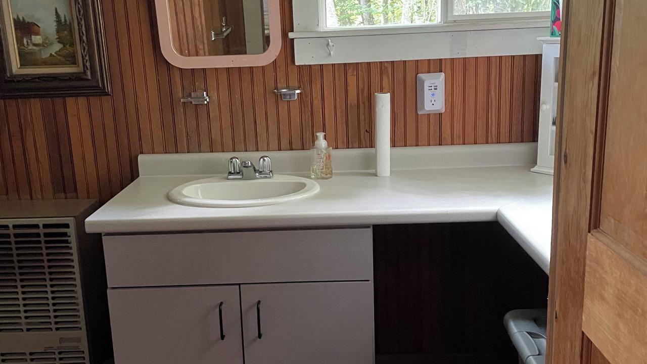 Photo of Bathroom in Ellenburg Center