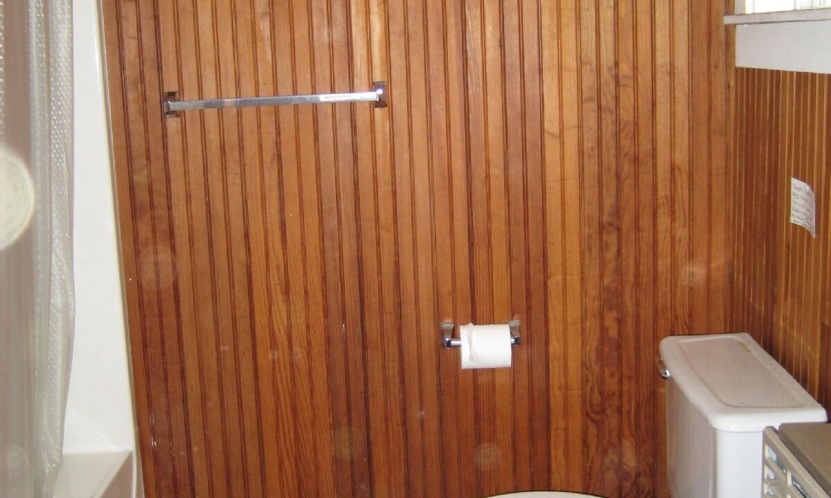 Photo of Bathroom in Ellenburg Center