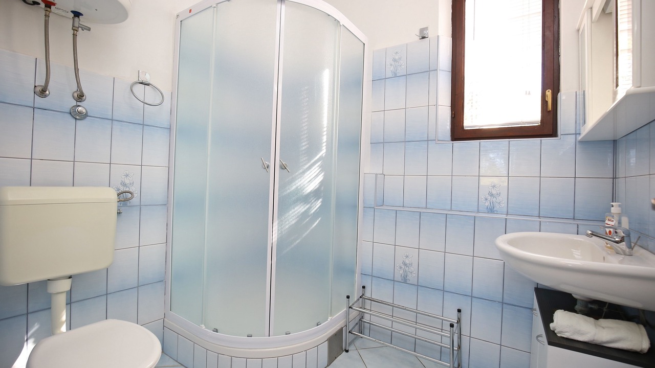 Photo of Bathroom in Mali Iz