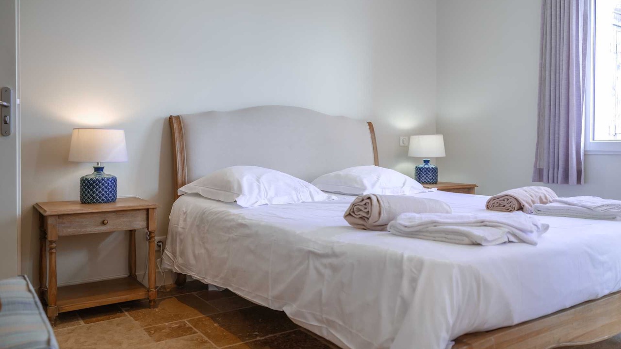 Photo of Bedroom in Castelnau-de-Montmiral