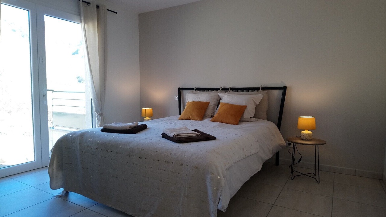 Photo of Bedroom in Saint-Georges-de-Luzencon