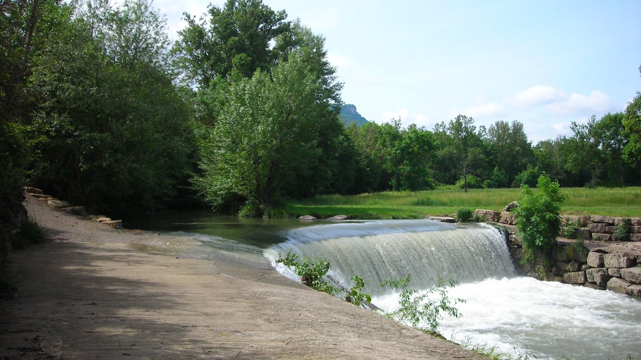 Photo of Outdoor in Saint-Georges-de-Luzencon