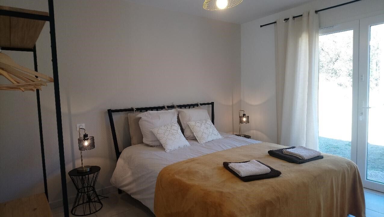 Photo of Bedroom in Saint-Georges-de-Luzencon