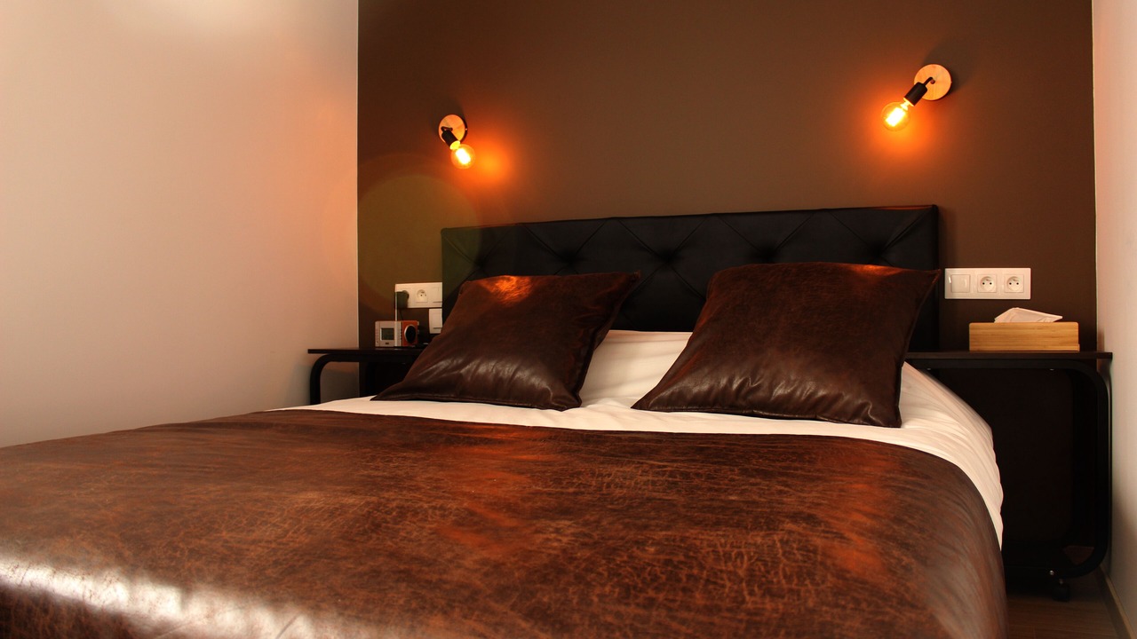 Photo of Bedroom in Lens