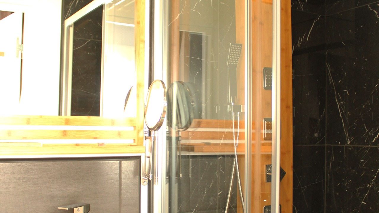 Photo of Bathroom in Lens