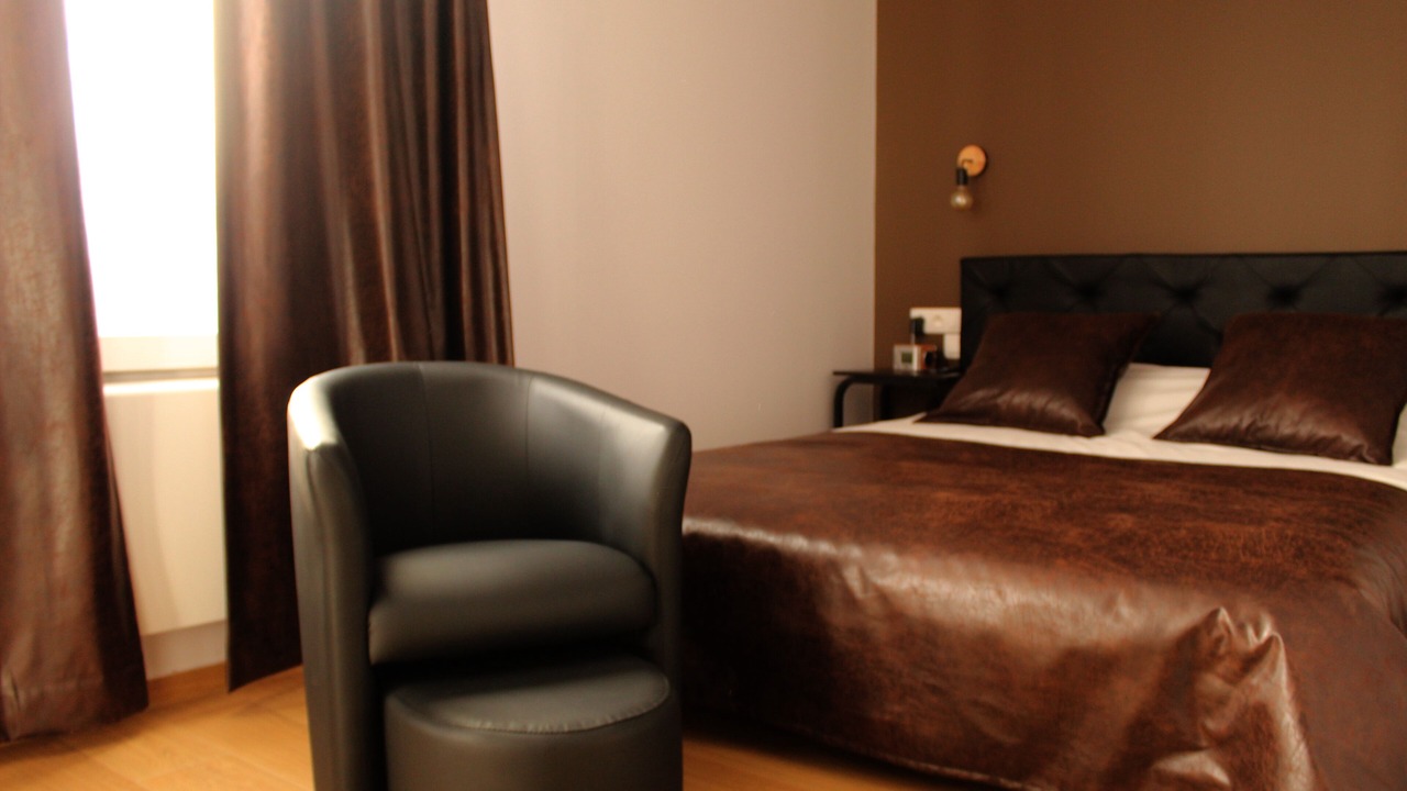 Photo of Bedroom in Lens