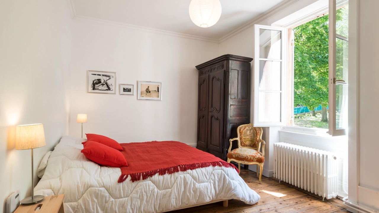 Photo of Bedroom in Irigny