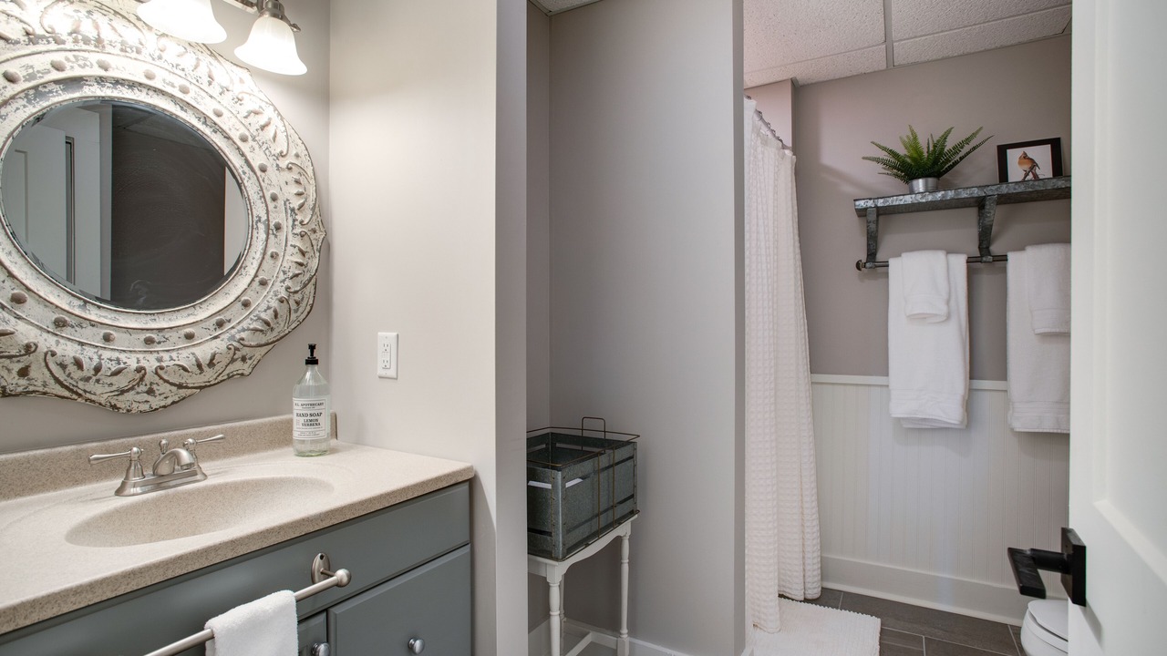 Photo of Bathroom in Lakemont