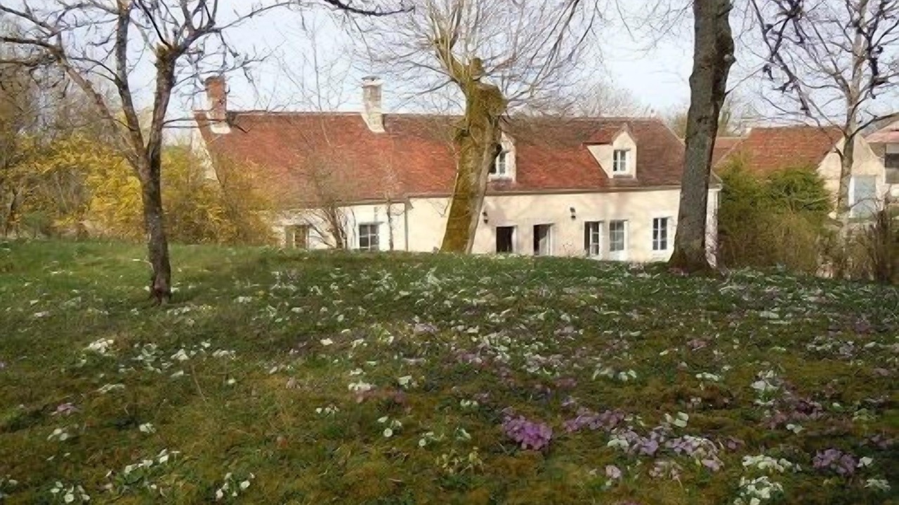 Photo of Outdoor in Merry-Sec