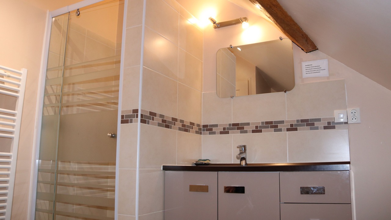 Photo of Bathroom in Merry-Sec