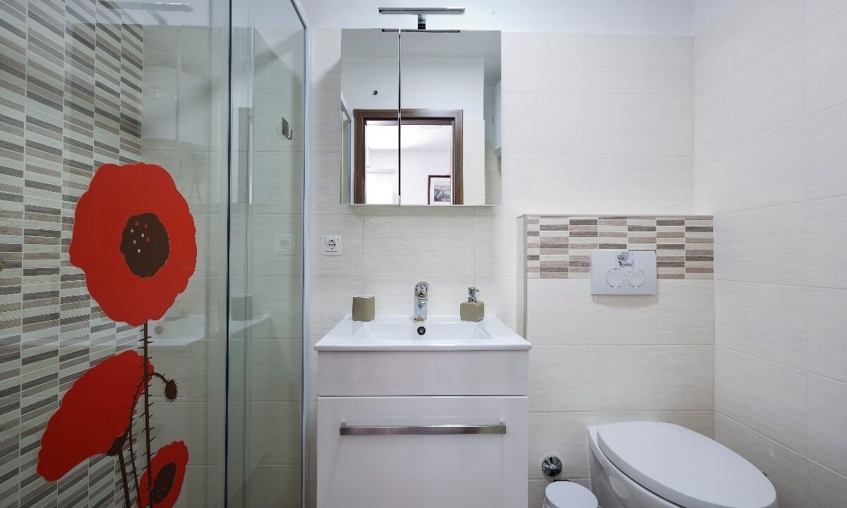 Photo of Bathroom in Cove Murtar