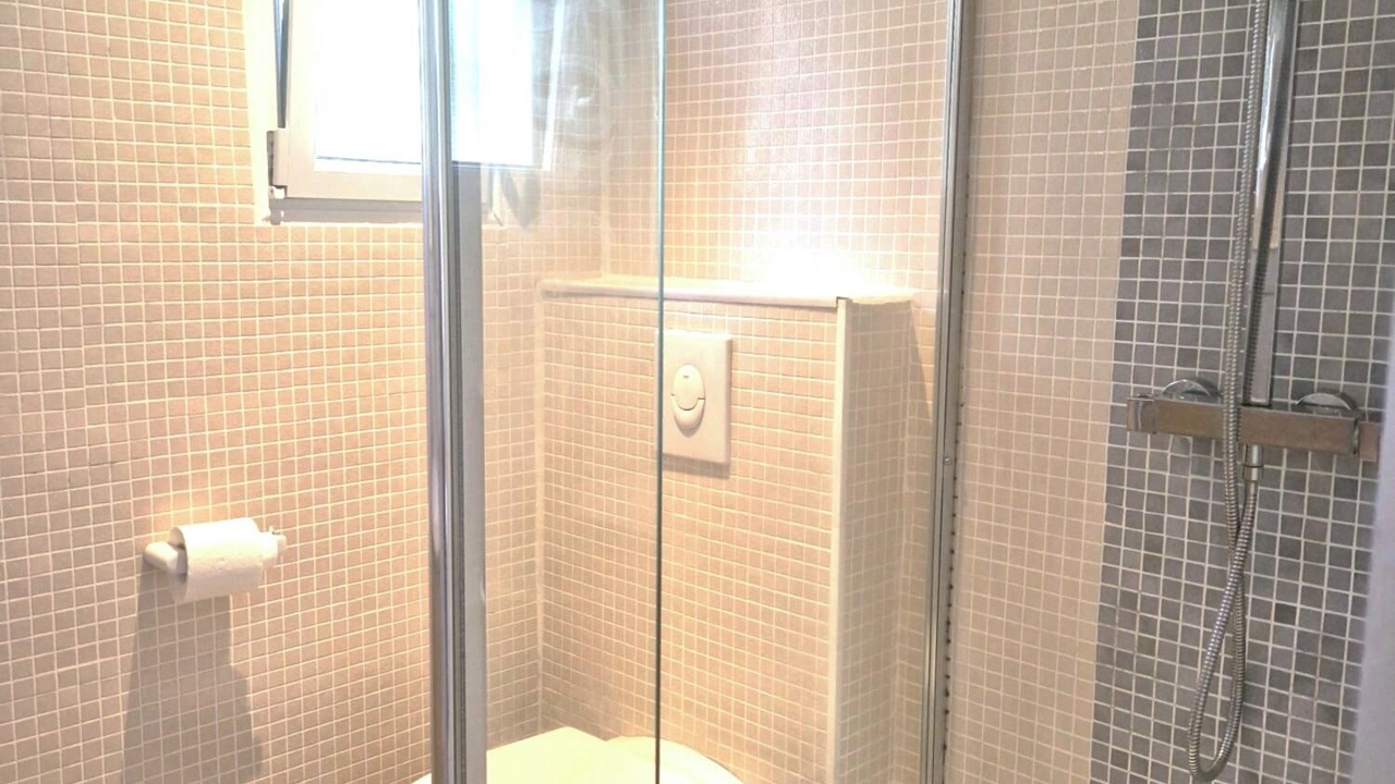 Photo of Bathroom in La Couarde-sur-Mer