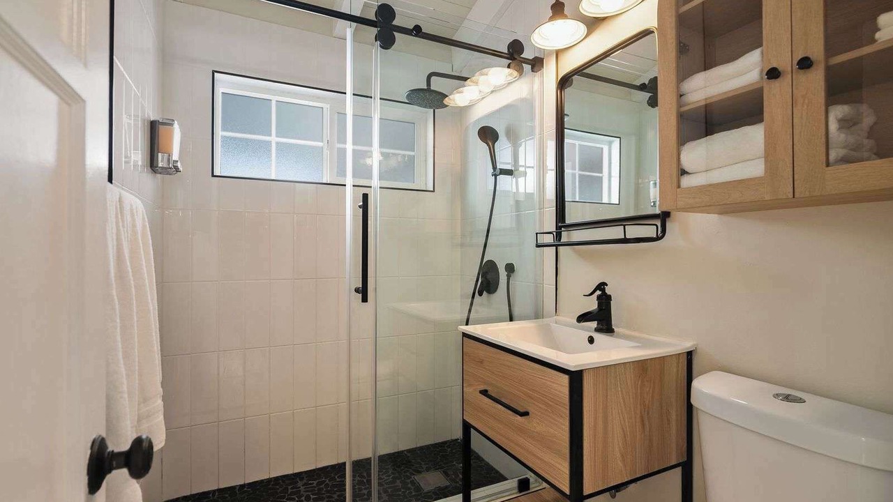 Photo of Bathroom in La Jolla Shores
