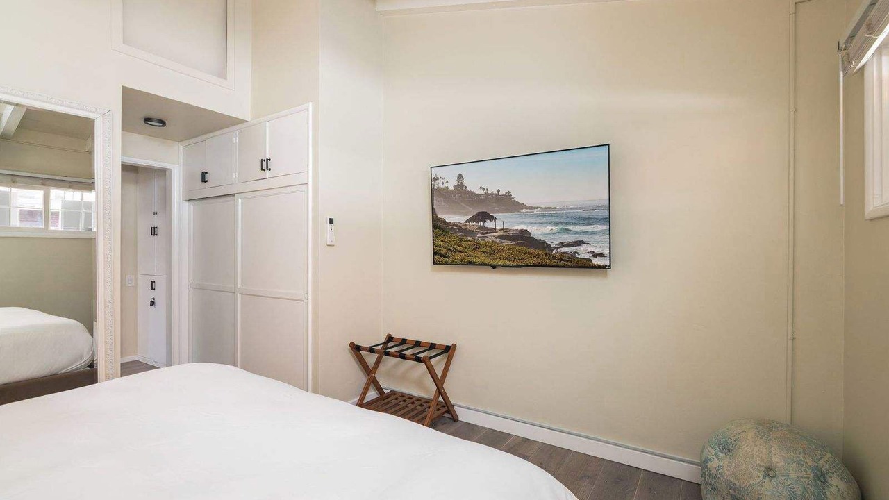 Photo of Bedroom in La Jolla Shores