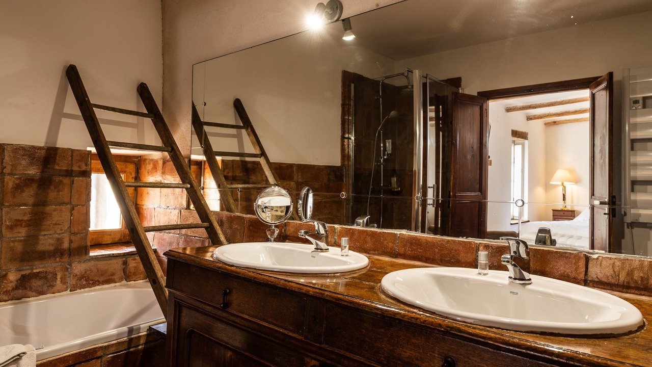 Photo of Bathroom in Saint-Pierre-des-Champs