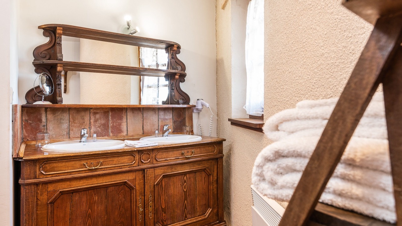 Photo of Bathroom in Saint-Pierre-des-Champs