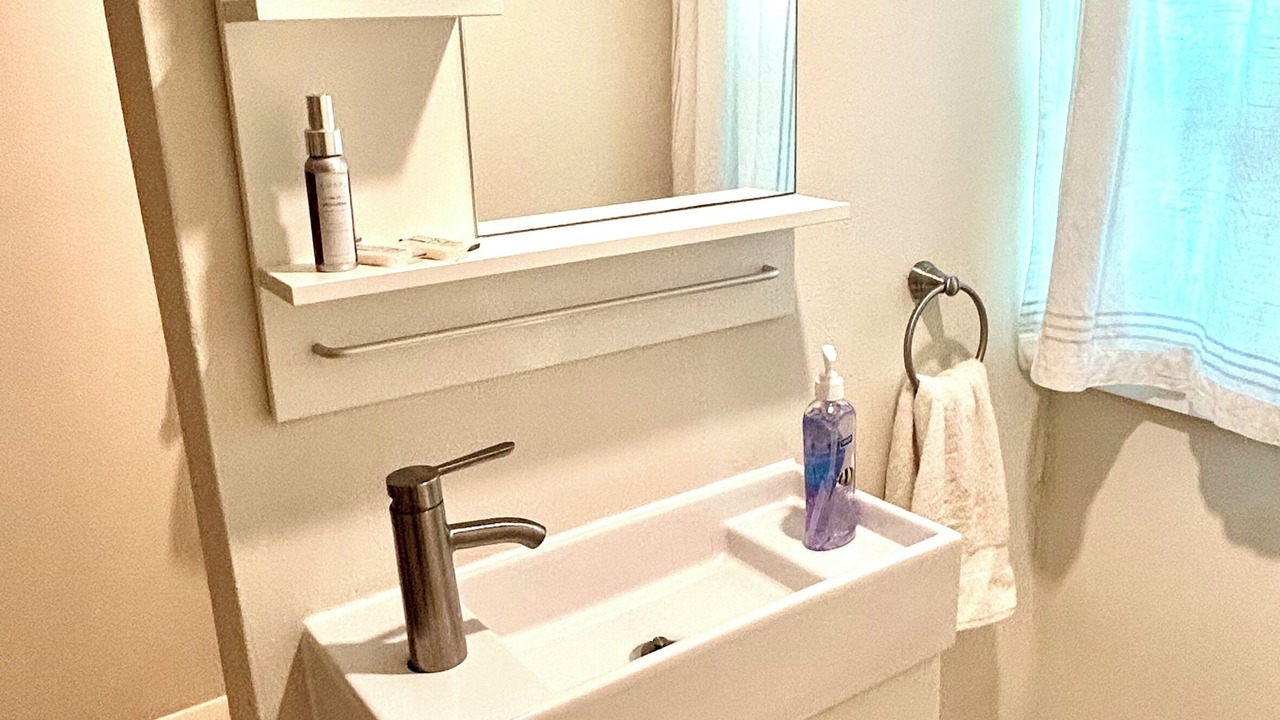 Photo of Bathroom in Jamaica Beach
