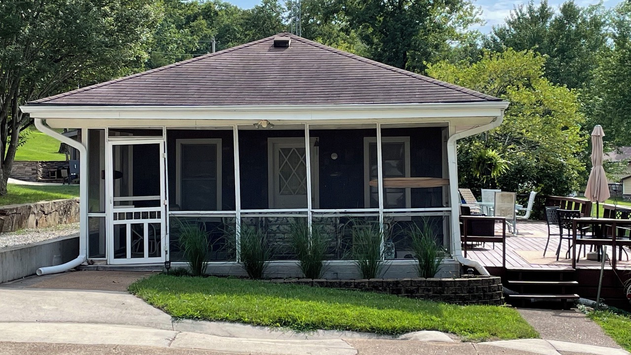 Photo of Outdoor in Roach