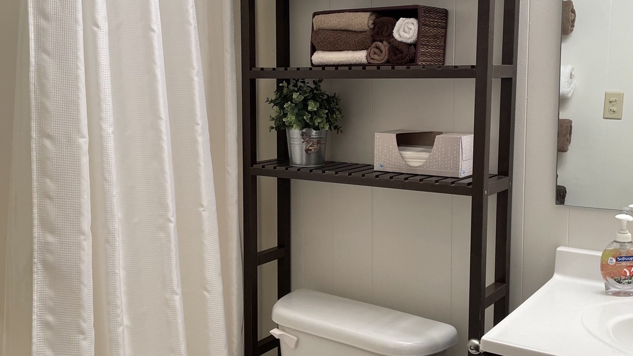 Photo of Bathroom in Roach