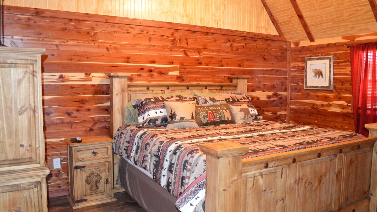 Photo of Bedroom in Hughes County