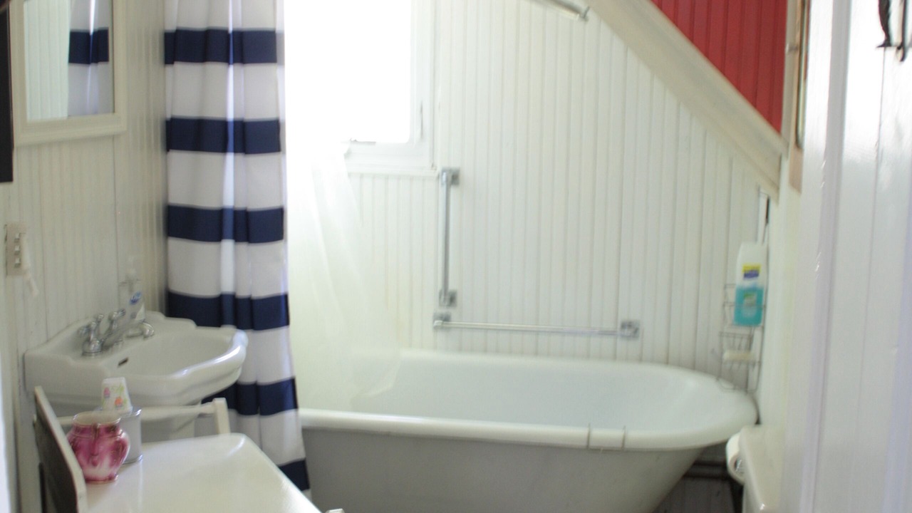 Photo of Bathroom in Douglas