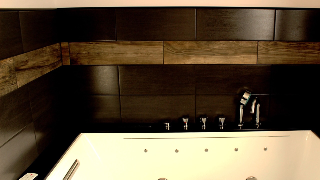 Photo of Bathroom in Lens