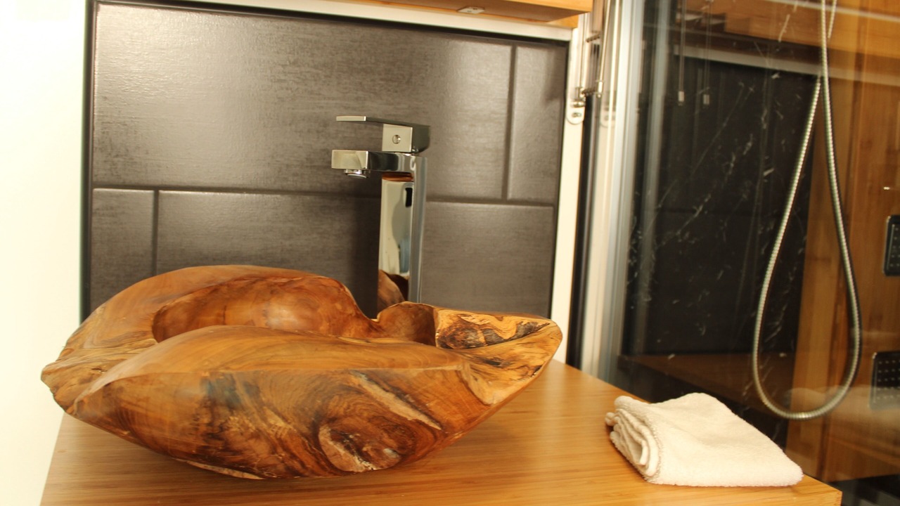 Photo of Bathroom in Lens