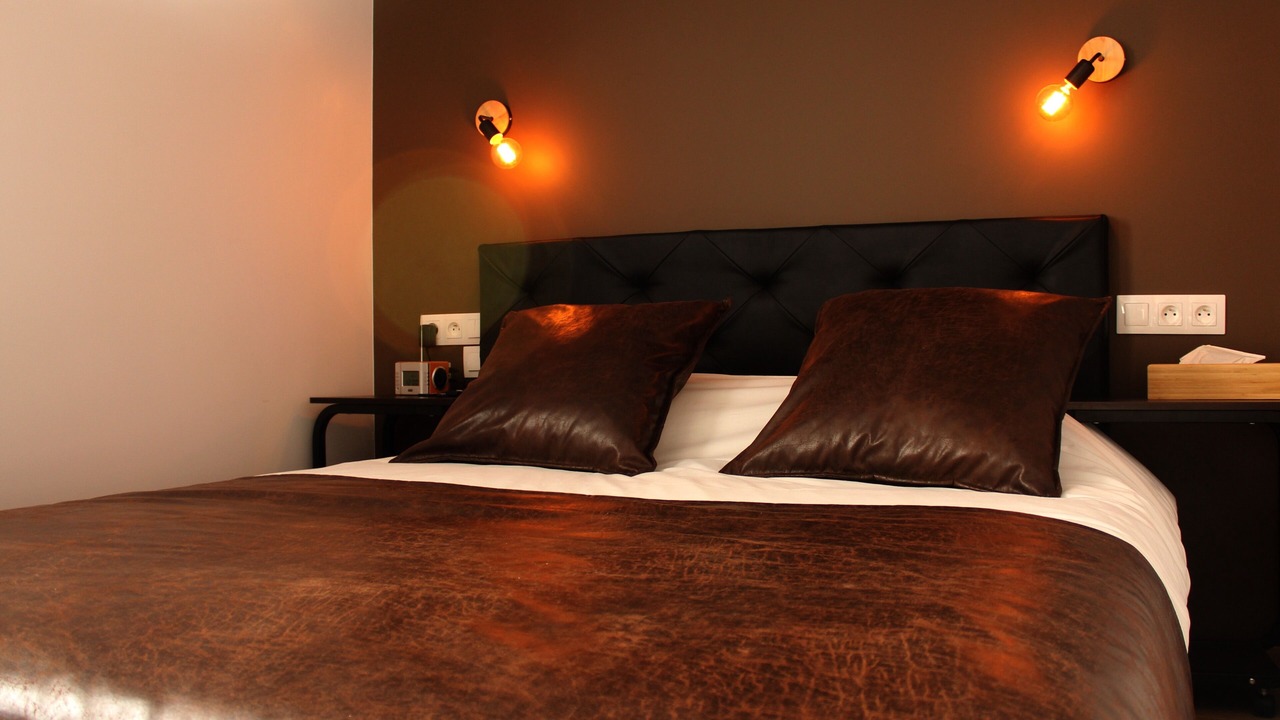 Photo of Bedroom in Lens